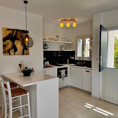 F - Kamari Village Kastrákion