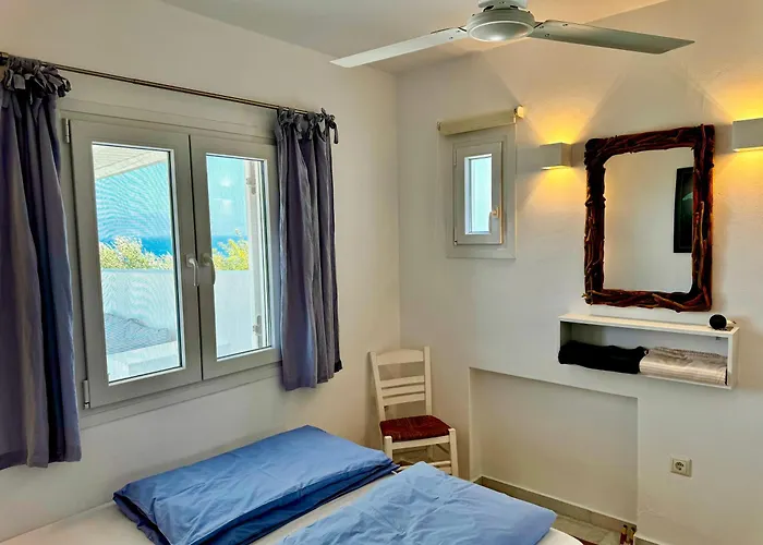 F - Kamari Village *